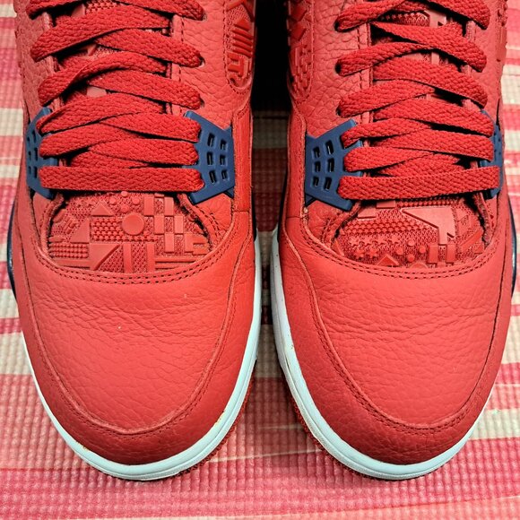 Athletic_Shoes
